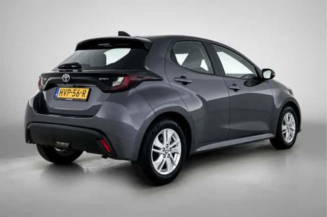 Toyota Yaris (2025) thumbnail 2