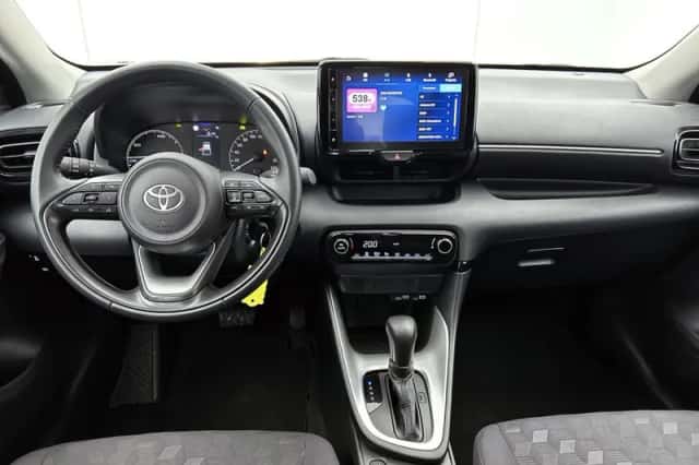 Toyota Yaris (2025) thumbnail 4