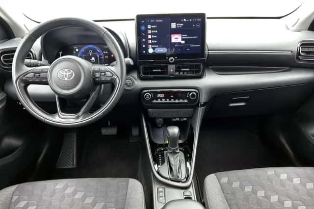 Toyota Yaris (2025) thumbnail 4