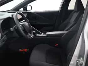 Toyota C-HR (2023) thumbnail 12