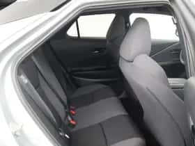 Toyota C-HR (2023) thumbnail 18