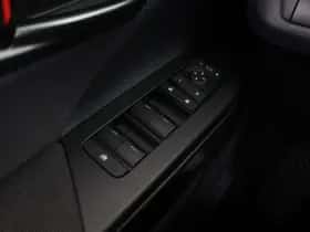 Toyota C-HR (2023) thumbnail 23