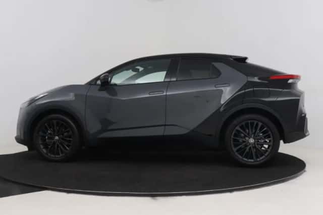 Toyota C-HR (2026) thumbnail 3