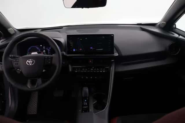 Toyota C-HR (2026) thumbnail 4