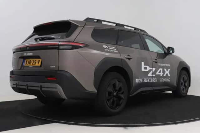 Toyota bZ4X (2026) thumbnail 2