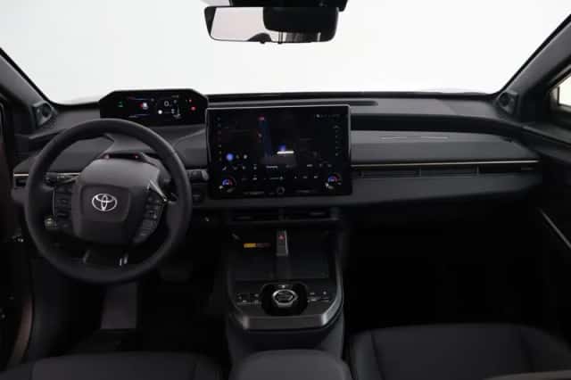 Toyota bZ4X (2026) thumbnail 4