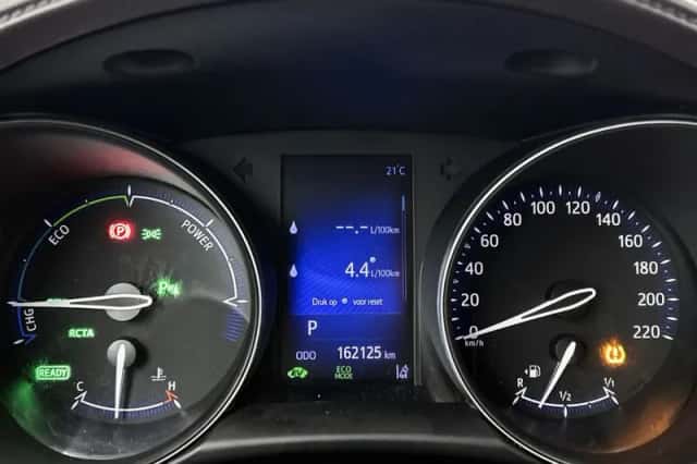 Toyota C-HR (2018) thumbnail 5