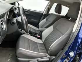 Toyota Auris (2015) thumbnail 15