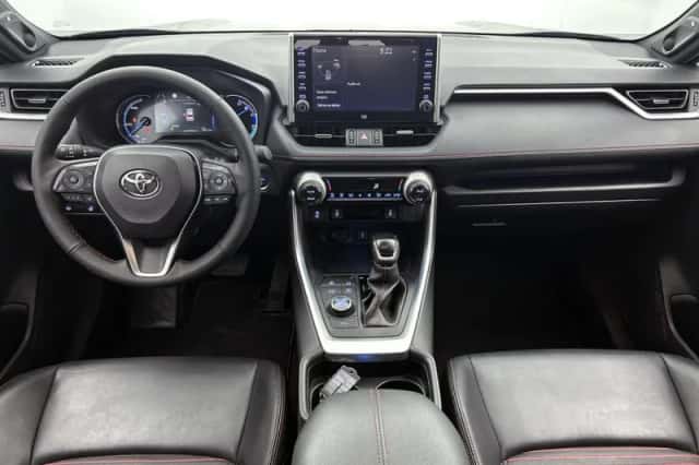 Toyota RAV4 (2021) thumbnail 4