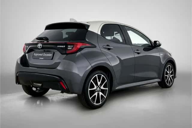 Toyota Yaris (2020) thumbnail 2
