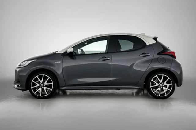 Toyota Yaris (2020) thumbnail 3
