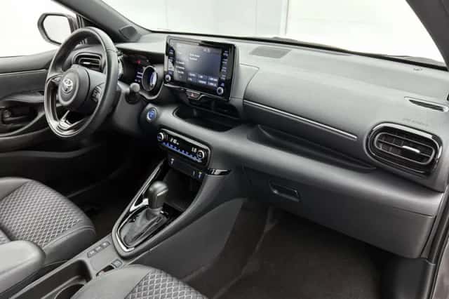 Toyota Yaris (2020) thumbnail 6