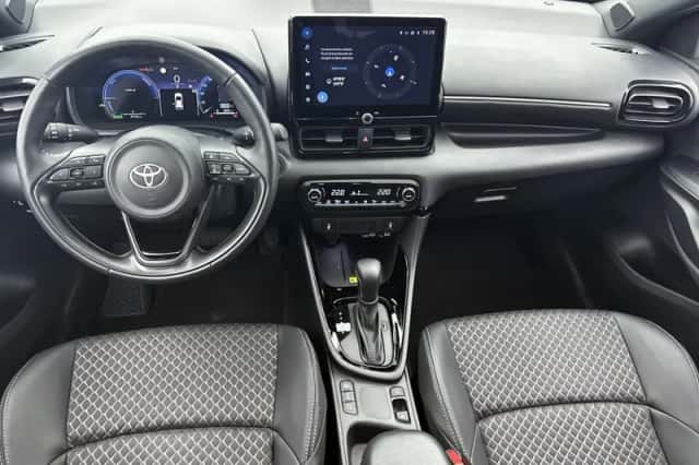 Toyota Yaris (2025) thumbnail 4