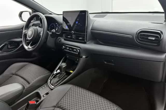 Toyota Yaris (2025) thumbnail 6
