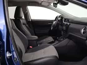 Toyota Auris (2016) thumbnail 17