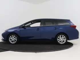 Toyota Auris (2016) thumbnail 3