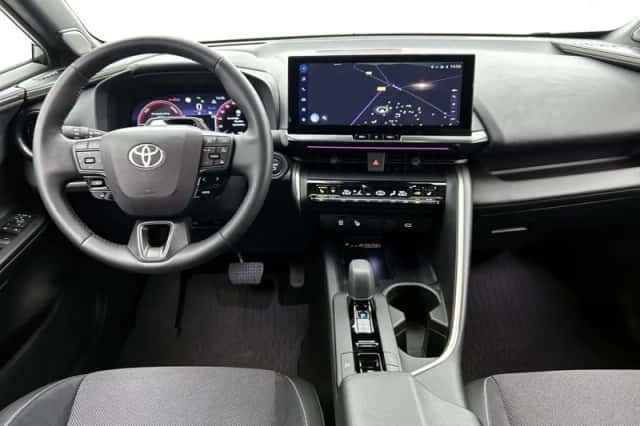 Toyota C-HR (2024) thumbnail 5