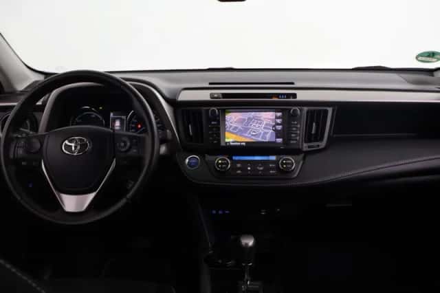 Toyota RAV4 (2016) thumbnail 4