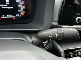 Toyota C-HR (2025) thumbnail 25
