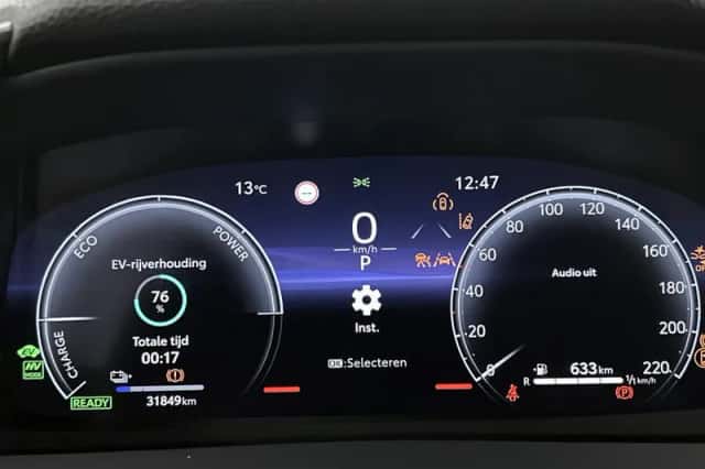 Toyota C-HR (2025) thumbnail 5