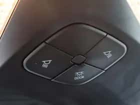 Toyota C-HR (2020) thumbnail 28