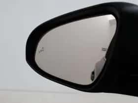 Toyota C-HR (2020) thumbnail 29