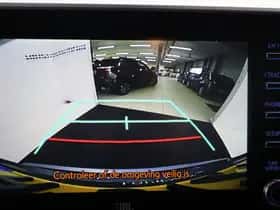 Toyota C-HR (2020) thumbnail 8