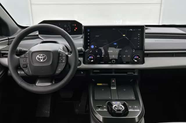 Toyota C-HR+ (2026) thumbnail 4