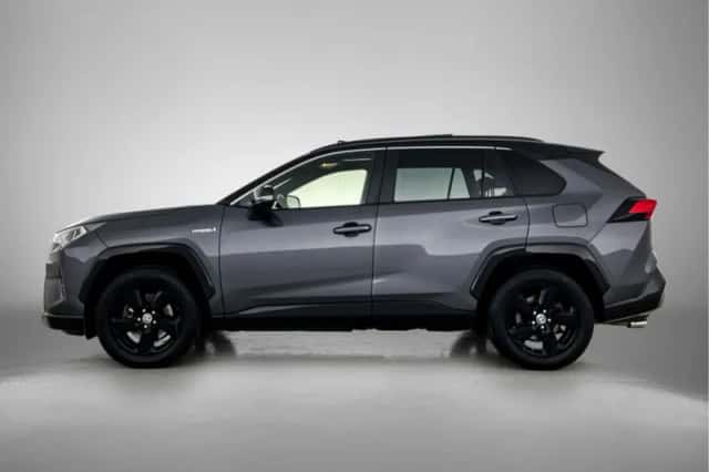 Toyota RAV4 (2022) thumbnail 3