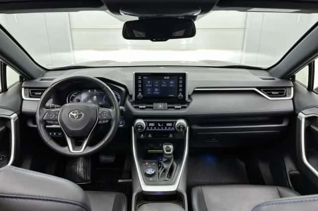 Toyota RAV4 (2022) thumbnail 5