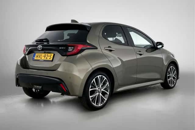 Toyota Yaris (2025) thumbnail 2