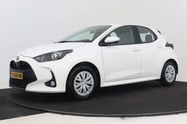 Toyota Yaris (2022) thumbnail 1