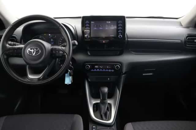 Toyota Yaris (2022) thumbnail 4
