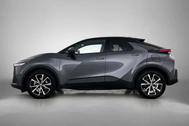 Toyota C-HR (2025) thumbnail 3