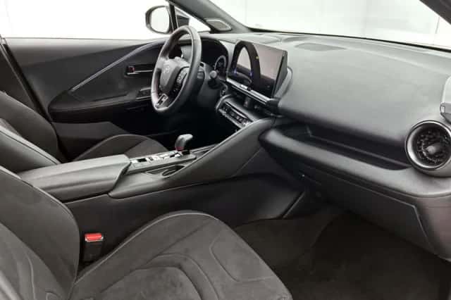 Toyota C-HR (2024) thumbnail 6
