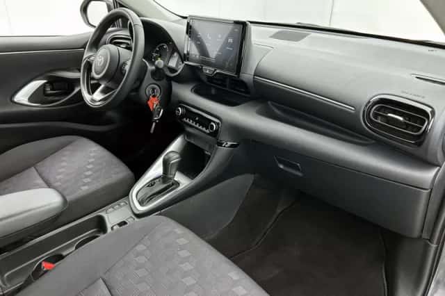 Toyota Yaris (2025) thumbnail 6