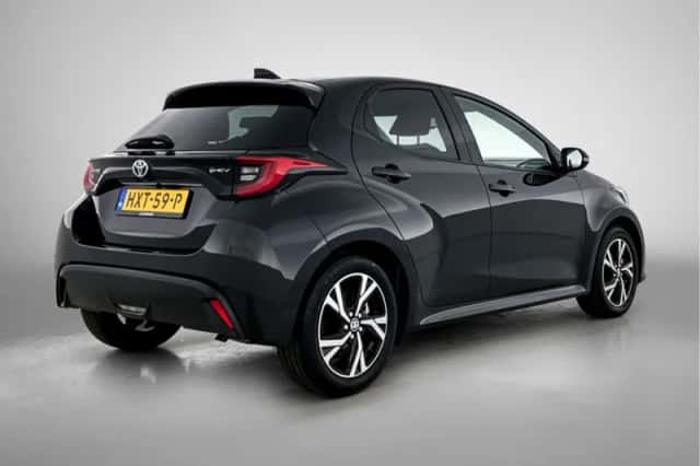 Toyota Yaris (2025) thumbnail 2