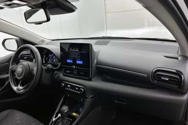 Toyota Yaris (2025) thumbnail 6