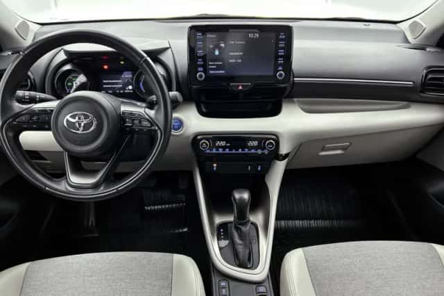 Toyota Yaris (2021) thumbnail 4