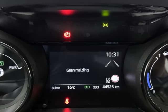 Toyota Yaris (2021) thumbnail 5