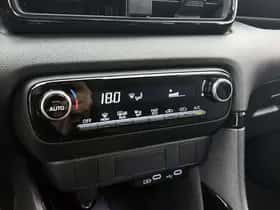 Toyota Yaris (2025) thumbnail 9