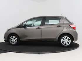Toyota Yaris (2019) thumbnail 3