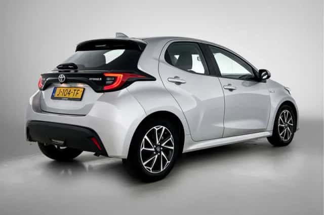 Toyota Yaris (2020) thumbnail 2