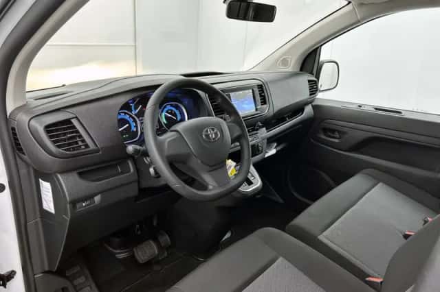 Toyota Proace (2024) thumbnail 5