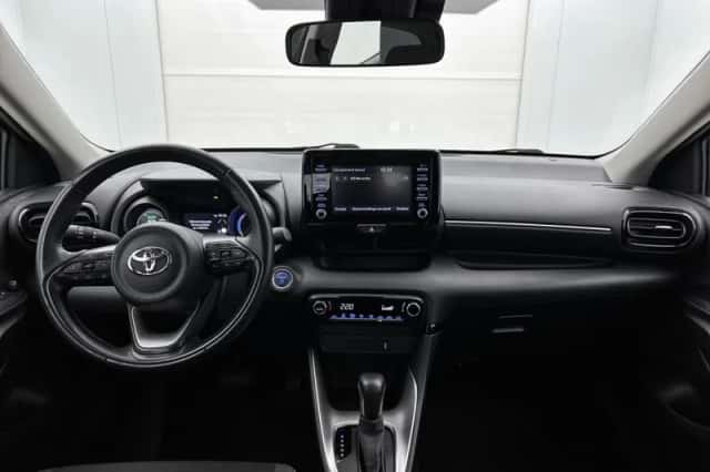 Toyota Yaris (2022) thumbnail 4