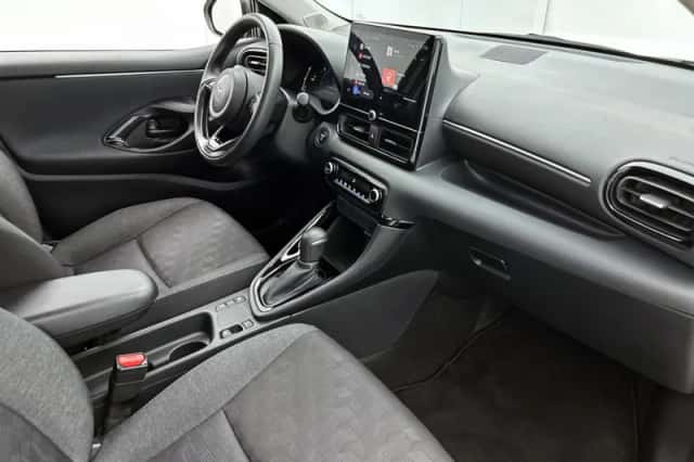 Toyota Yaris (2024) thumbnail 6