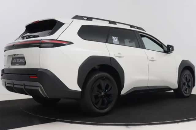 Toyota bZ4X (2026) thumbnail 2