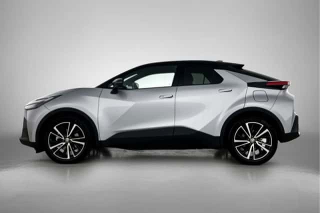 Toyota C-HR (2025) thumbnail 3