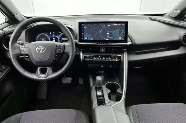 Toyota C-HR (2025) thumbnail 4
