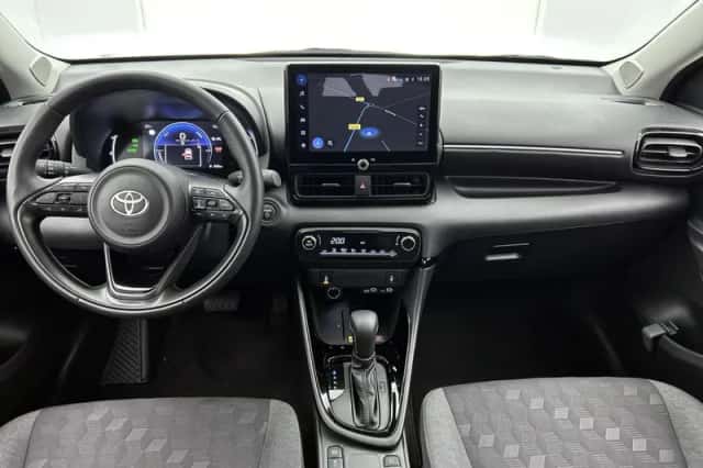 Toyota Yaris (2025) thumbnail 4